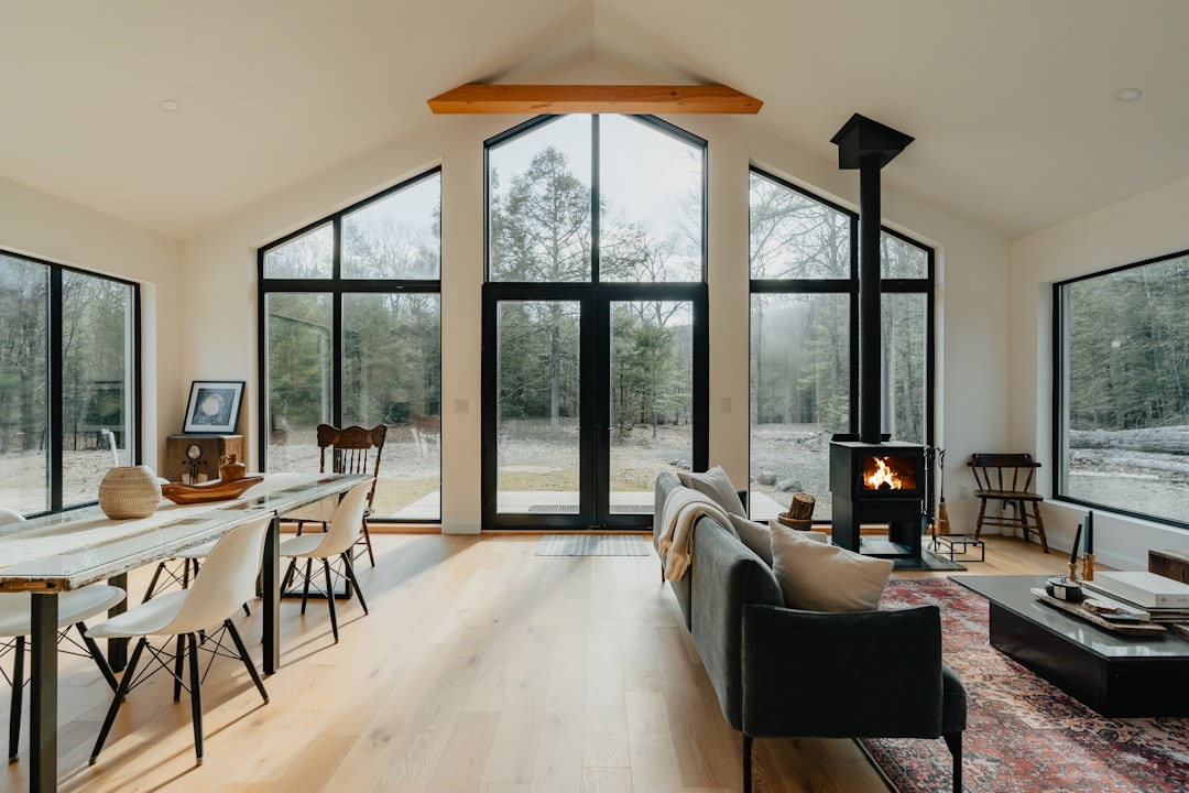 About Chalet interior (IG: @clay.banks)
